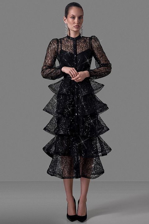 Платье с многоярусной юбкой