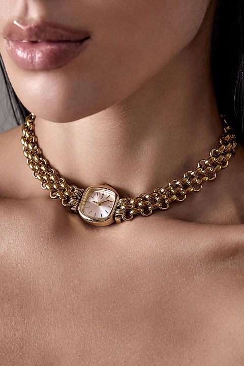 Чокер с циферблатом на металлической цепочке