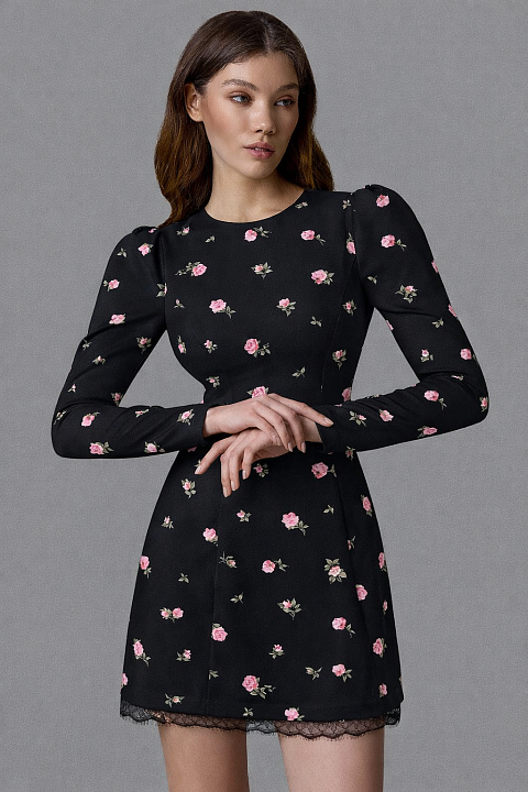 Платье с вырезом на спине