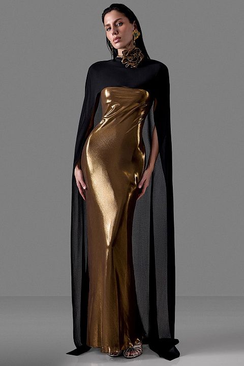 Платье из металлизированной ткани с открытой спиной