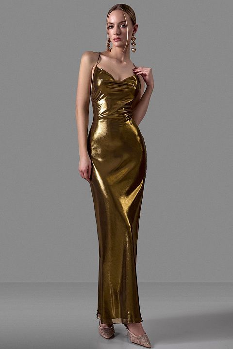 Платье из металлизированной ткани с открытой спиной