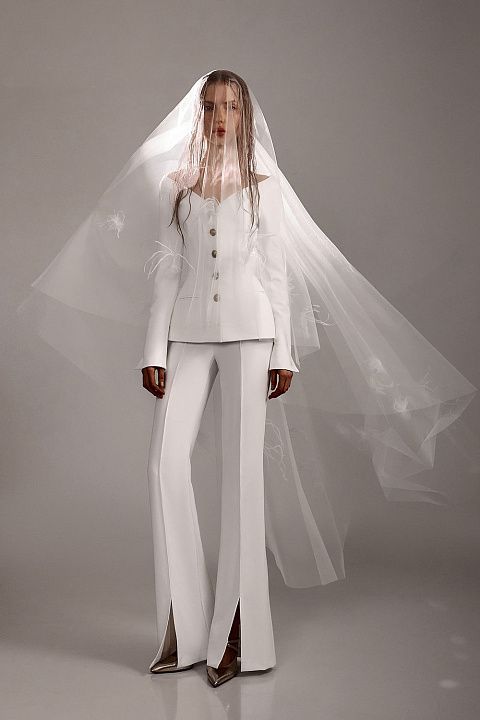 Брюки-клеш с разрезами