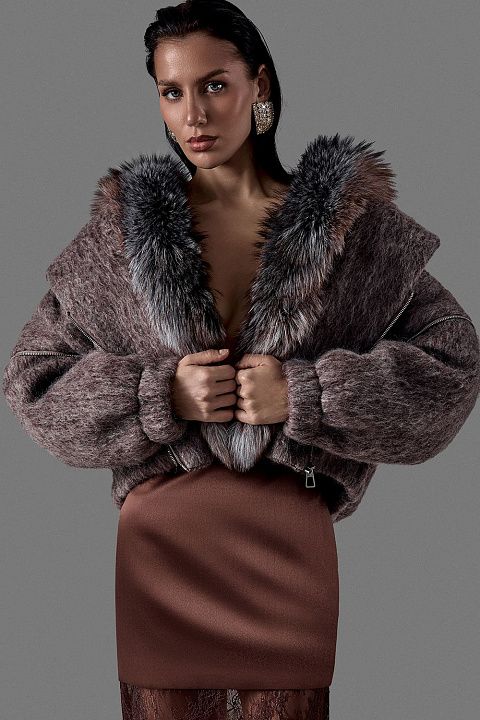 Бомбер с натуральным мехом лисы