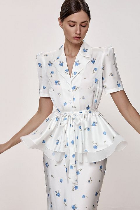 Блуза с баской и цветочным принтом