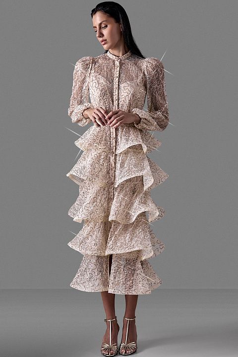 Платье с многоярусной юбкой