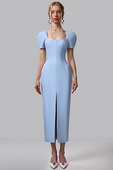 Платье-футляр с квадратным вырезом и рукавами-фонариками