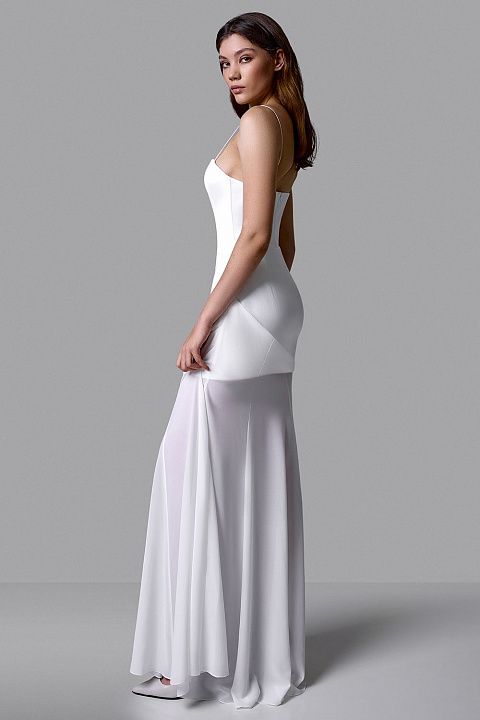 Платье на тонких бретелях