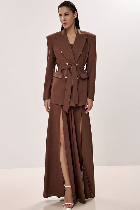 Льняной жакет с акцентной талией