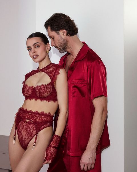 Балконет из кружева Шантильи