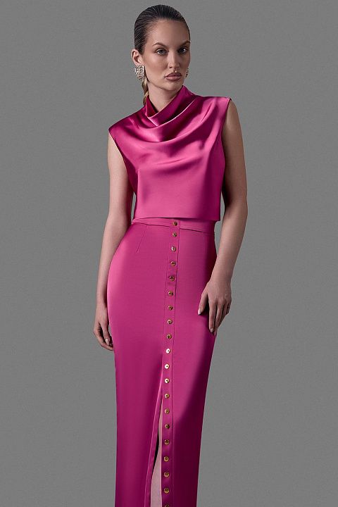 Атласный топ с драпировкой у горловины