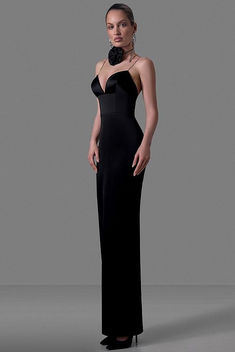 Облегающее платье с тонкими бретелями