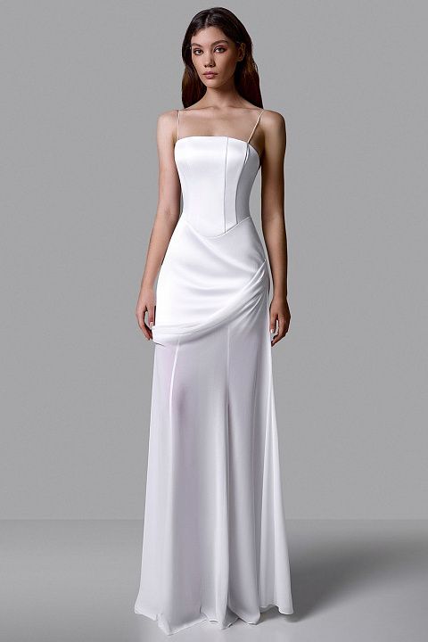 Платье на тонких бретелях