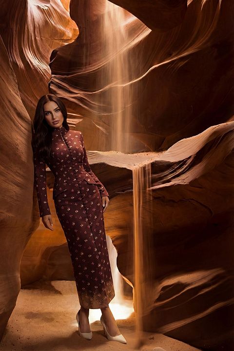 Платье-футляр миди