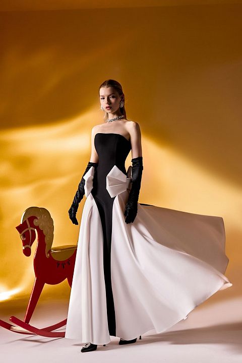 Платье с пышными бантами по бокам