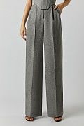 Wide trousers with arrows