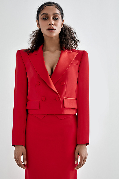 Короткий жакет с лацканами