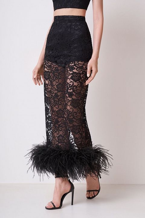 Lace skirt with feathers